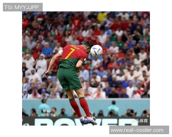 足球明星C罗因房产问题引发关注粉丝热议其投资决策与未来发展