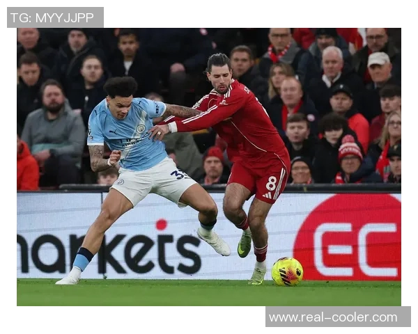 曼城与莱切斯城激战正酣谁能在英超赛场上笑到最后